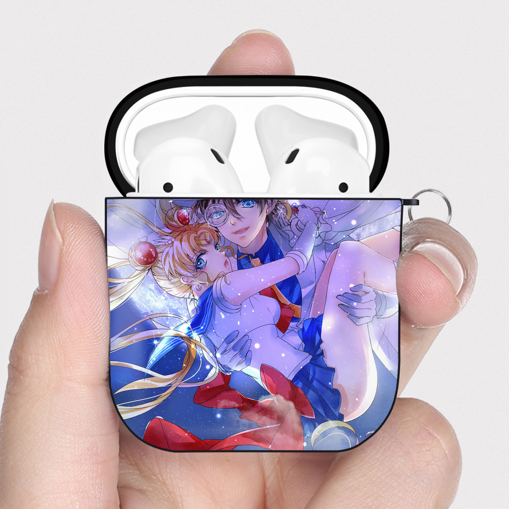 （画像用） 美少女戦士セーラームーン Sailor Moon AirPods 第2世代保護ケース ハードシェル ブラック 耐衝撃・防指紋・カラビナ付き