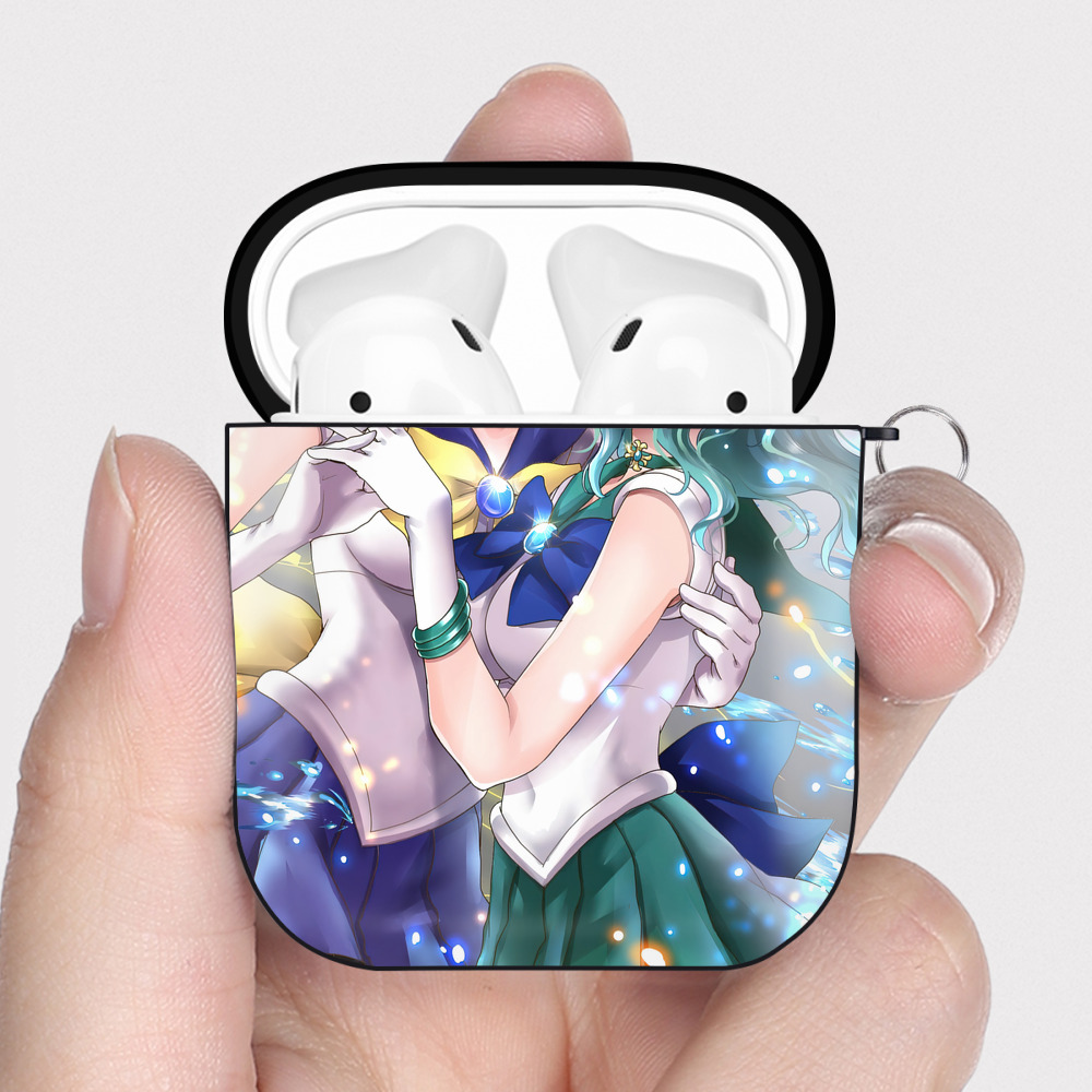 （画像用） 美少女戦士セーラームーン Sailor Moon AirPods 第2世代保護ケース ハードシェル ブラック 耐衝撃・防指紋・カラビナ付き