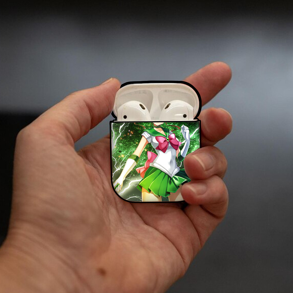 美少女戦士セーラームーン Sailor Moon AirPods 第2世代保護ケース ハードシェル ブラック 耐衝撃・防指紋・カラビナ付き