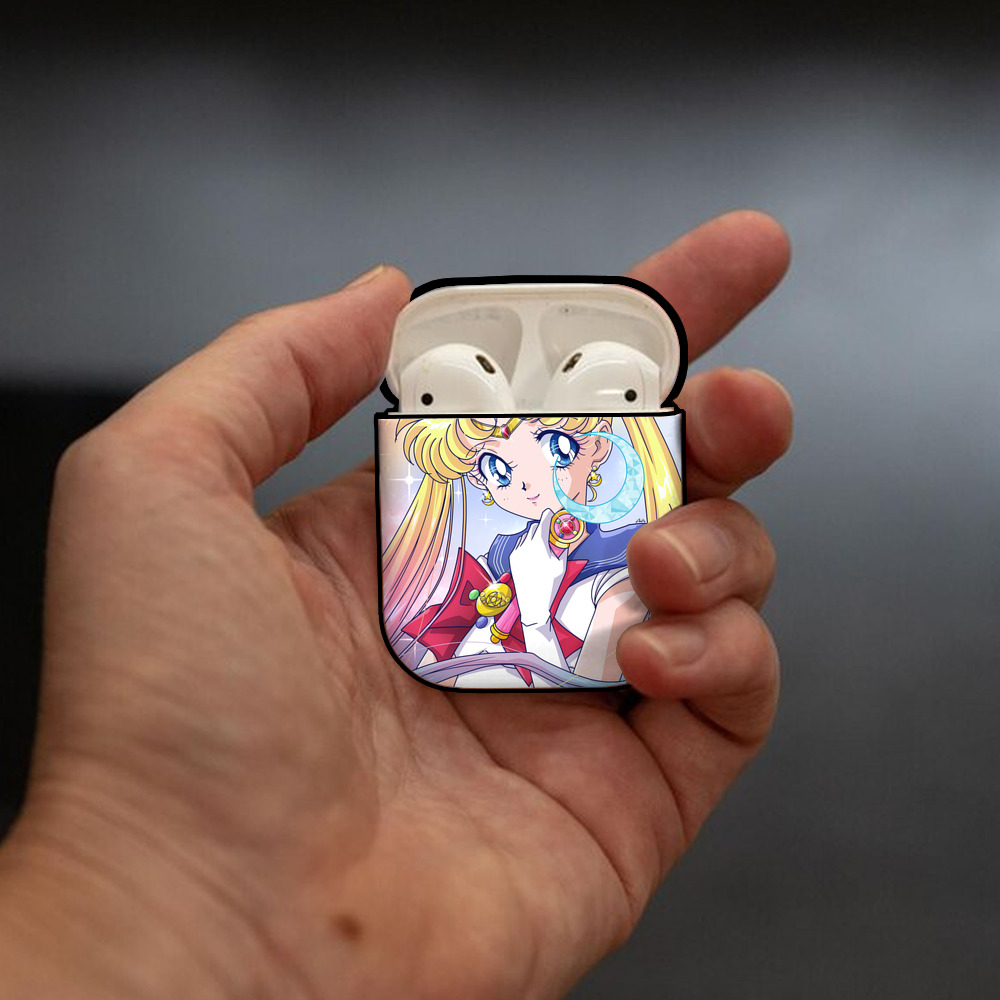 美少女戦士セーラームーン Sailor Moon AirPods 第2世代保護ケース ハードシェル ブラック 耐衝撃・防指紋・カラビナ付き