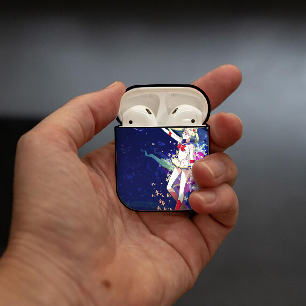 美少女戦士セーラームーン Sailor Moon AirPods 第2世代保護ケース ハードシェル ブラック 耐衝撃・防指紋・カラビナ付き