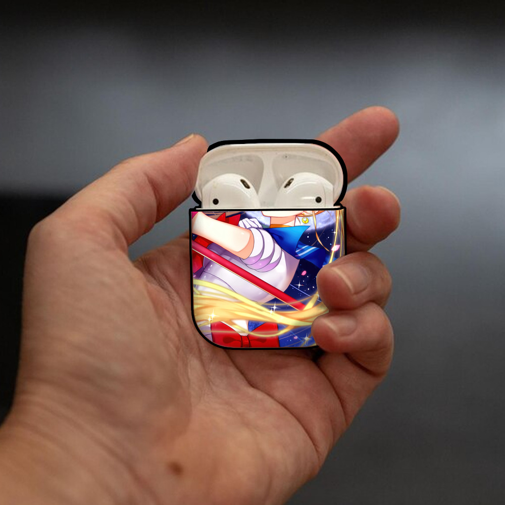美少女戦士セーラームーン Sailor Moon AirPods 第2世代保護ケース ハードシェル ブラック 耐衝撃・防指紋・カラビナ付き