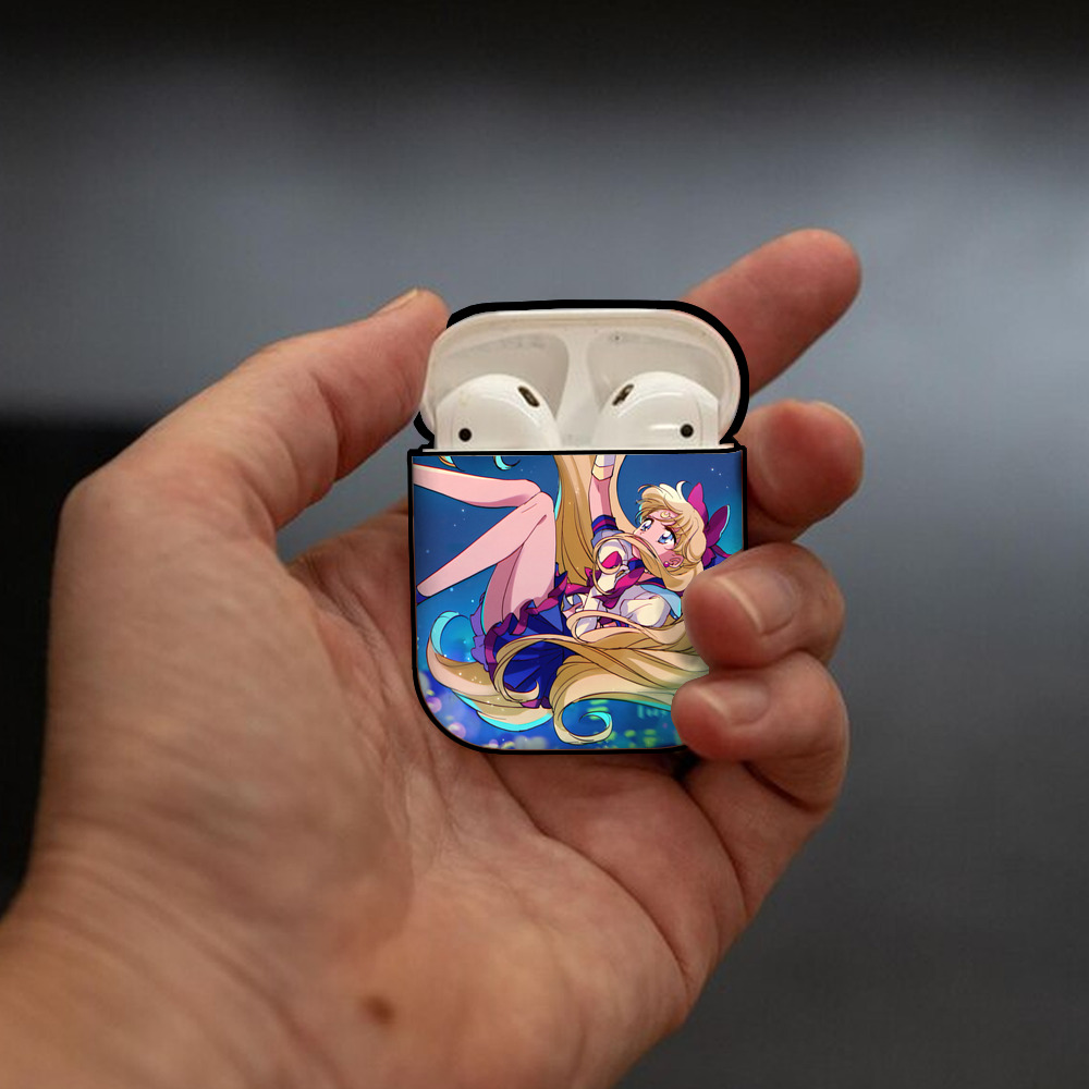 美少女戦士セーラームーン Sailor Moon AirPods 第2世代保護ケース ハードシェル ブラック 耐衝撃・防指紋・カラビナ付き