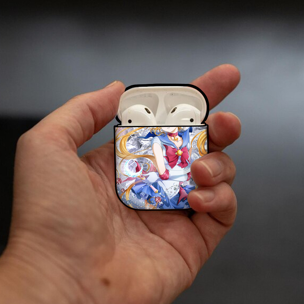 美少女戦士セーラームーン Sailor Moon AirPods 第2世代保護ケース ハードシェル ブラック 耐衝撃・防指紋・カラビナ付き
