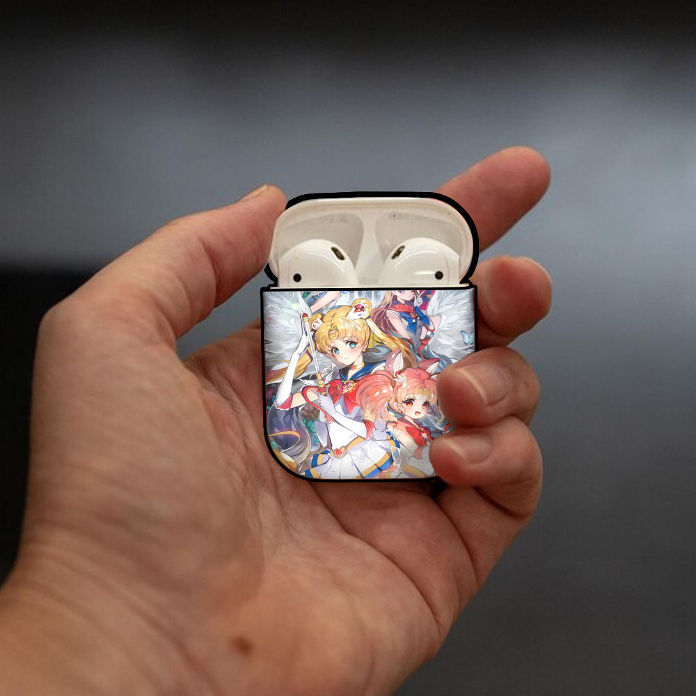 美少女戦士セーラームーン Sailor Moon AirPods 第2世代保護ケース ハードシェル ブラック 耐衝撃・防指紋・カラビナ付き