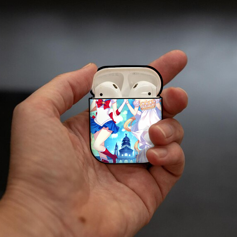 美少女戦士セーラームーン Sailor Moon AirPods 第2世代保護ケース ハードシェル ブラック 耐衝撃・防指紋・カラビナ付き