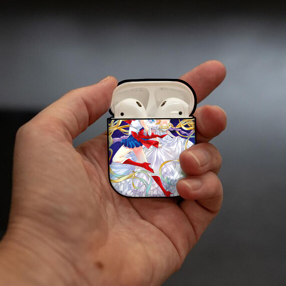 美少女戦士セーラームーン Sailor Moon AirPods 第2世代保護ケース ハードシェル ブラック 耐衝撃・防指紋・カラビナ付き