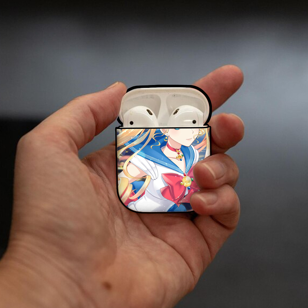 美少女戦士セーラームーン Sailor Moon AirPods 第2世代保護ケース ハードシェル ブラック 耐衝撃・防指紋・カラビナ付き