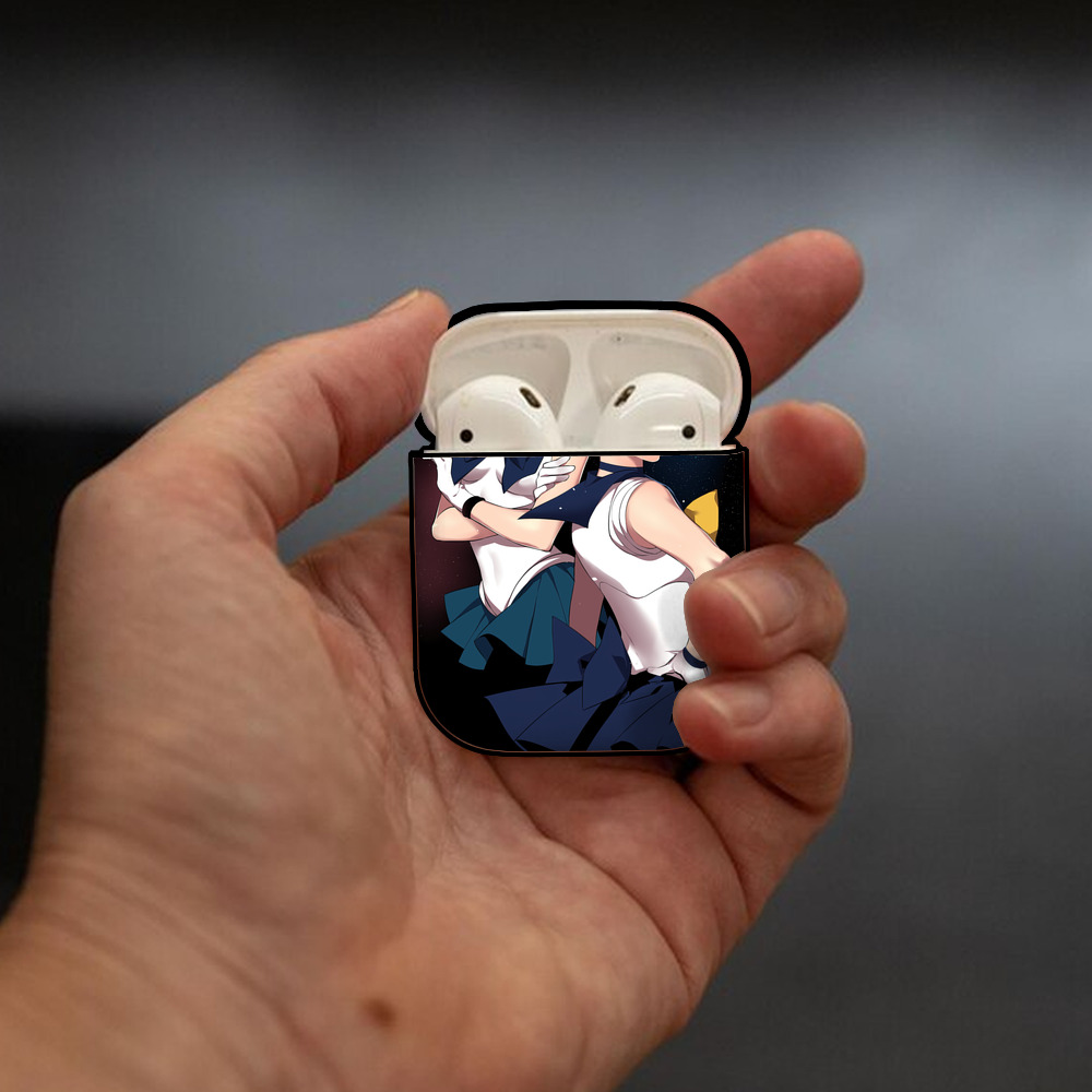 美少女戦士セーラームーン Sailor Moon AirPods 第2世代保護ケース ハードシェル ブラック 耐衝撃・防指紋・カラビナ付き