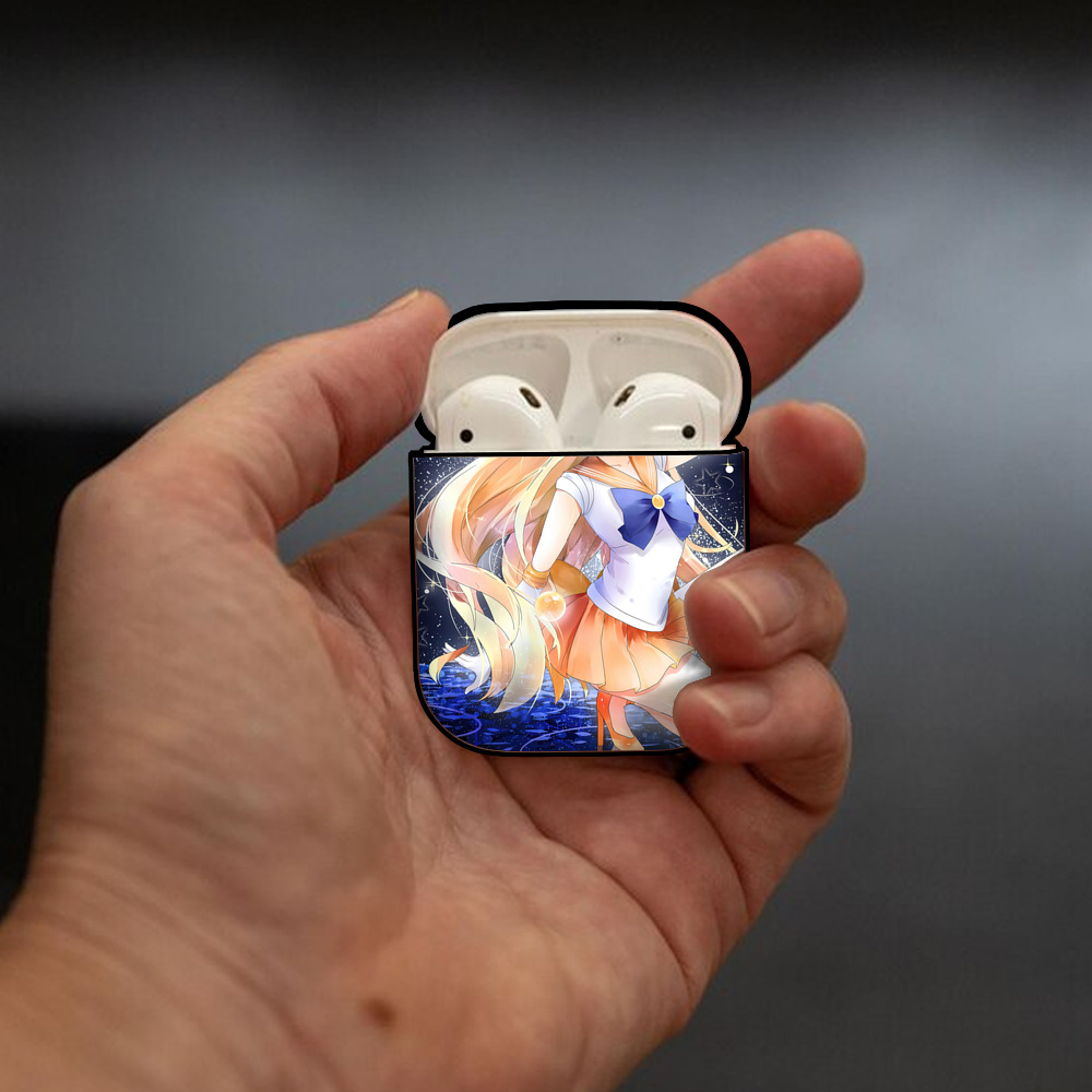 美少女戦士セーラームーン Sailor Moon AirPods 第2世代保護ケース ハードシェル ブラック 耐衝撃・防指紋・カラビナ付き