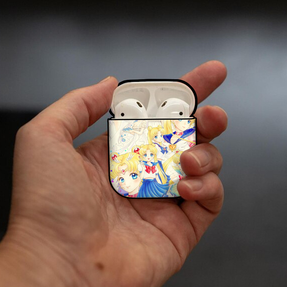 美少女戦士セーラームーン Sailor Moon AirPods 第2世代保護ケース ハードシェル ブラック 耐衝撃・防指紋・カラビナ付き