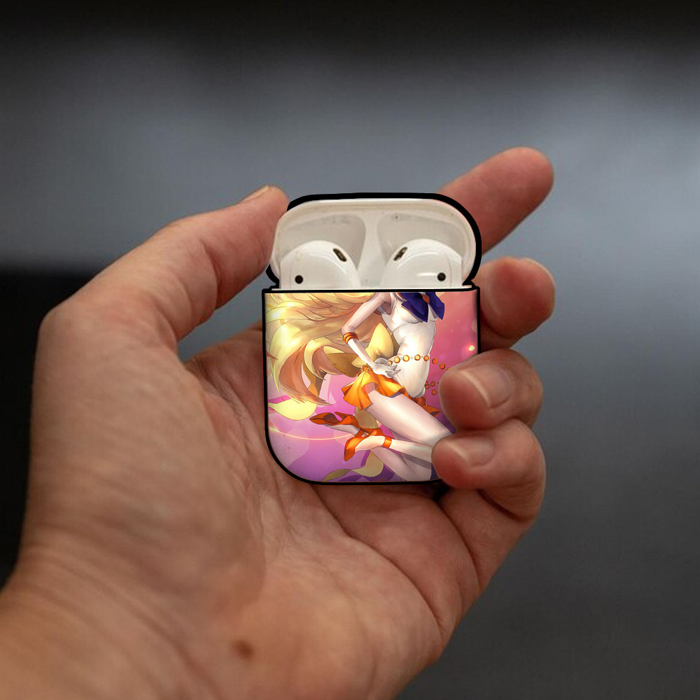 美少女戦士セーラームーン Sailor Moon AirPods 第2世代保護ケース ハードシェル ブラック 耐衝撃・防指紋・カラビナ付き