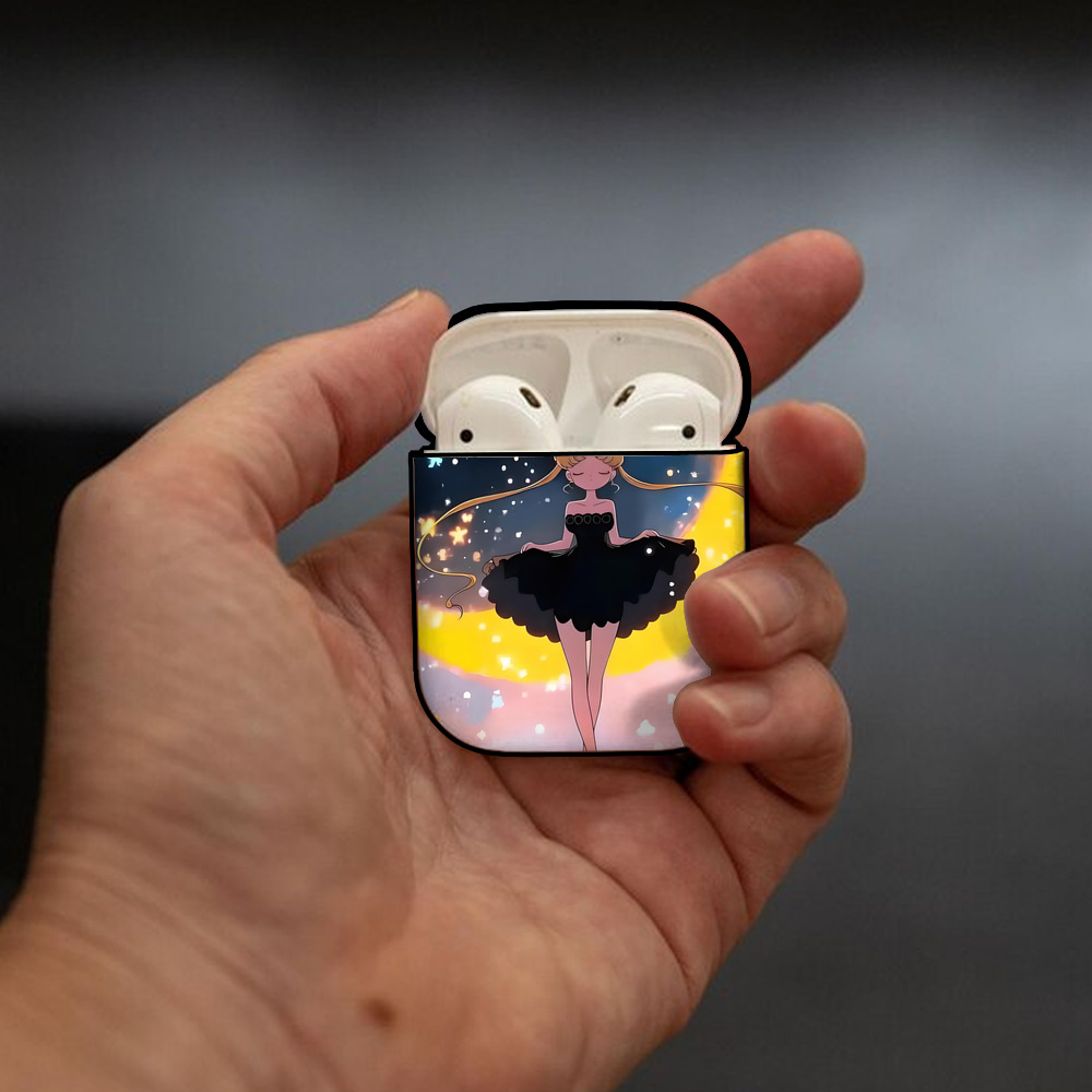 美少女戦士セーラームーン Sailor Moon AirPods 第2世代保護ケース ハードシェル ブラック 耐衝撃・防指紋・カラビナ付き