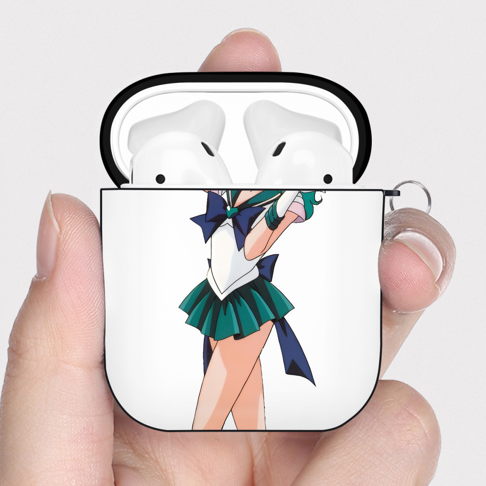 （画像用） 美少女戦士セーラームーン 海王 みちる（かいおう みちる） Sailor Moon Kaiou Michiru AirPods 第2世代保護ケース ハードシェル ブラック 耐衝撃・防指紋・カラビナ付き