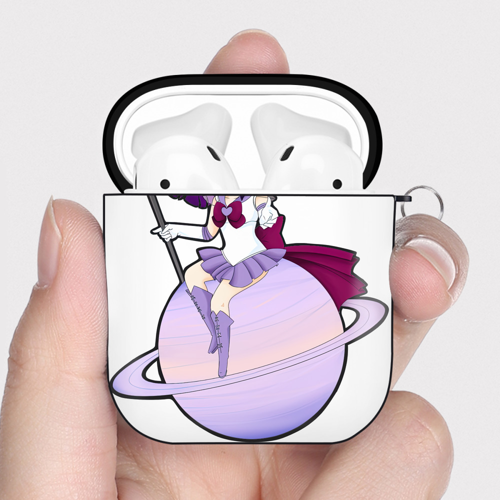 （画像用） 美少女戦士セーラームーン 土萠ほたる Sailor Moon Tomoe Hotaru （セーラーサターン；Sailor Saturn） AirPods 第2世代保護ケース ハードシェル ブラック 耐衝撃・防指紋・カラビナ付き