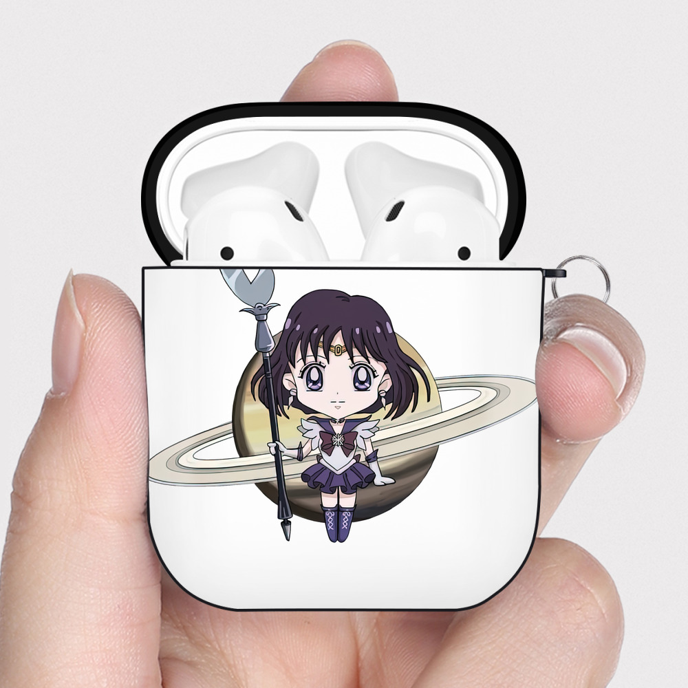 （画像用） 美少女戦士セーラームーン 土萠ほたる Sailor Moon Tomoe Hotaru （セーラーサターン；Sailor Saturn） AirPods 第2世代保護ケース ハードシェル ブラック 耐衝撃・防指紋・カラビナ付き