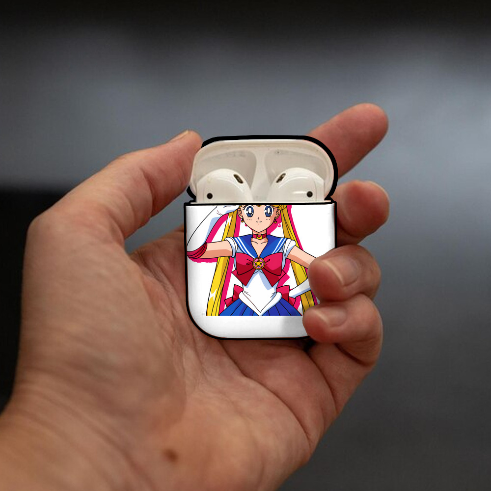 美少女戦士セーラームーン 月野 うさぎ つきの うさぎ Sailor Moon Tsukino Usagi AirPods 第2世代保護ケース ハードシェル ブラック 耐衝撃・防指紋・カラビナ付き