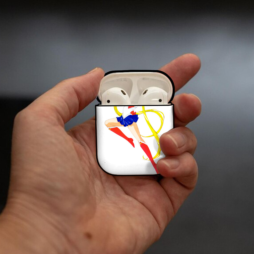 美少女戦士セーラームーン 月野 うさぎ つきの うさぎ Sailor Moon Tsukino Usagi AirPods 第2世代保護ケース ハードシェル ブラック 耐衝撃・防指紋・カラビナ付き