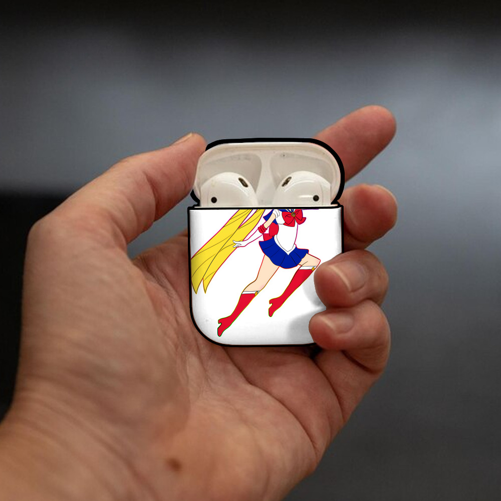 美少女戦士セーラームーン 月野 うさぎ つきの うさぎ Sailor Moon Tsukino Usagi AirPods 第2世代保護ケース ハードシェル ブラック 耐衝撃・防指紋・カラビナ付き
