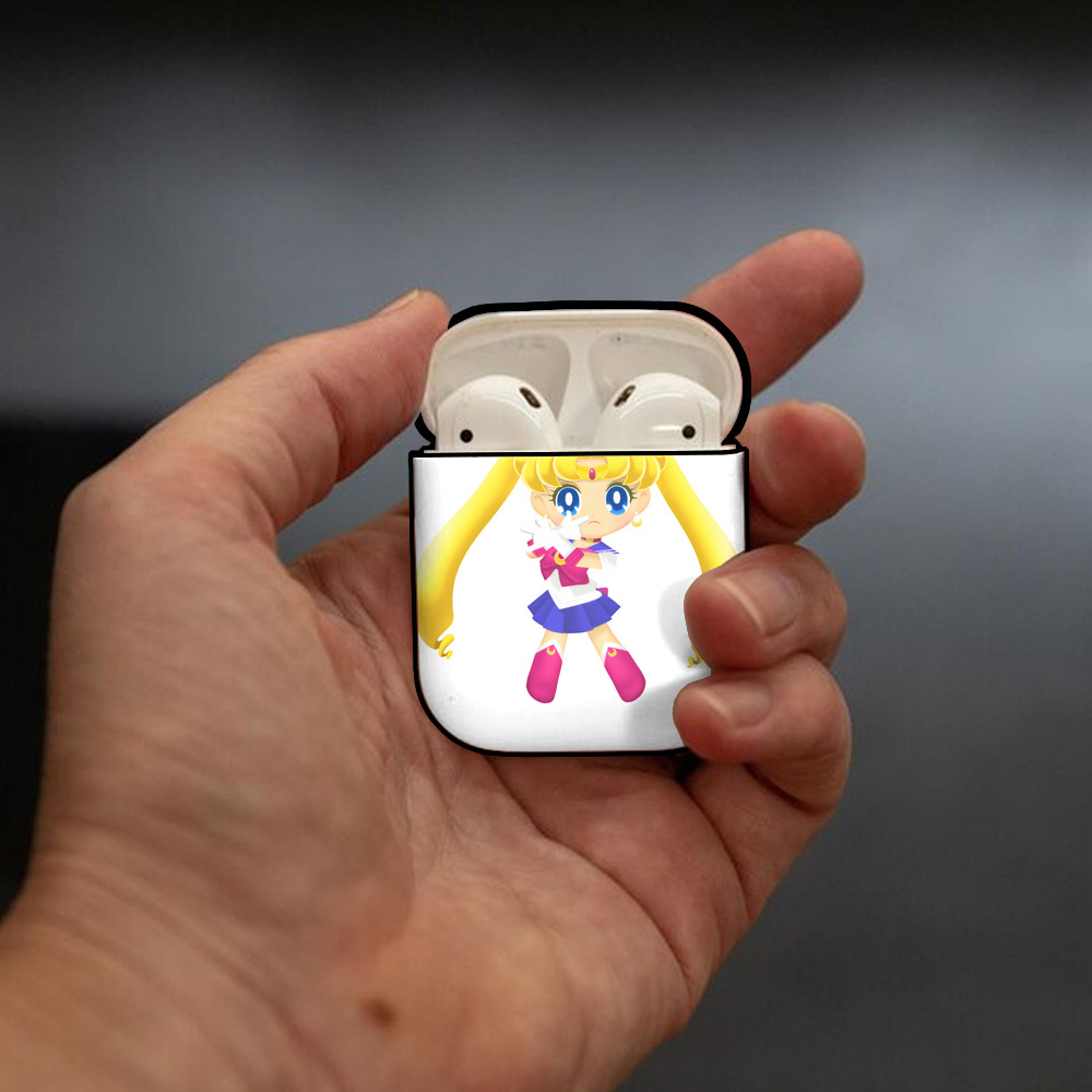 美少女戦士セーラームーン 月野 うさぎ つきの うさぎ Sailor Moon Tsukino Usagi AirPods 第2世代保護ケース ハードシェル ブラック 耐衝撃・防指紋・カラビナ付き