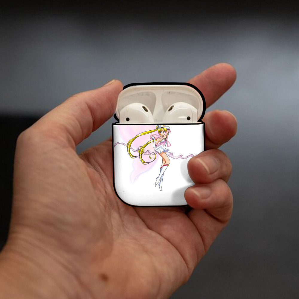美少女戦士セーラームーン 月野 うさぎ つきの うさぎ Sailor Moon Tsukino Usagi AirPods 第2世代保護ケース ハードシェル ブラック 耐衝撃・防指紋・カラビナ付き