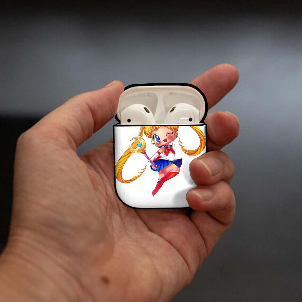 美少女戦士セーラームーン 月野 うさぎ つきの うさぎ Sailor Moon Tsukino Usagi AirPods 第2世代保護ケース ハードシェル ブラック 耐衝撃・防指紋・カラビナ付き