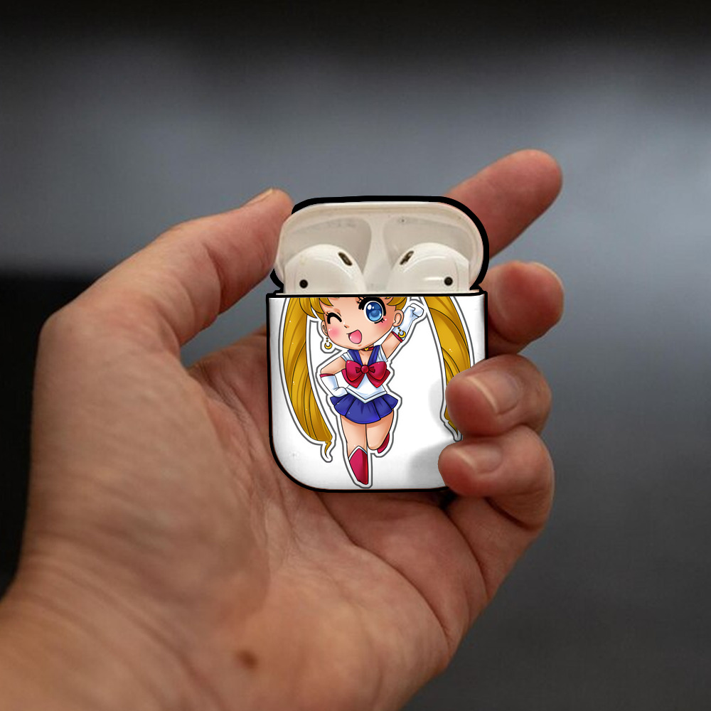 美少女戦士セーラームーン 月野 うさぎ つきの うさぎ Sailor Moon Tsukino Usagi AirPods 第2世代保護ケース ハードシェル ブラック 耐衝撃・防指紋・カラビナ付き