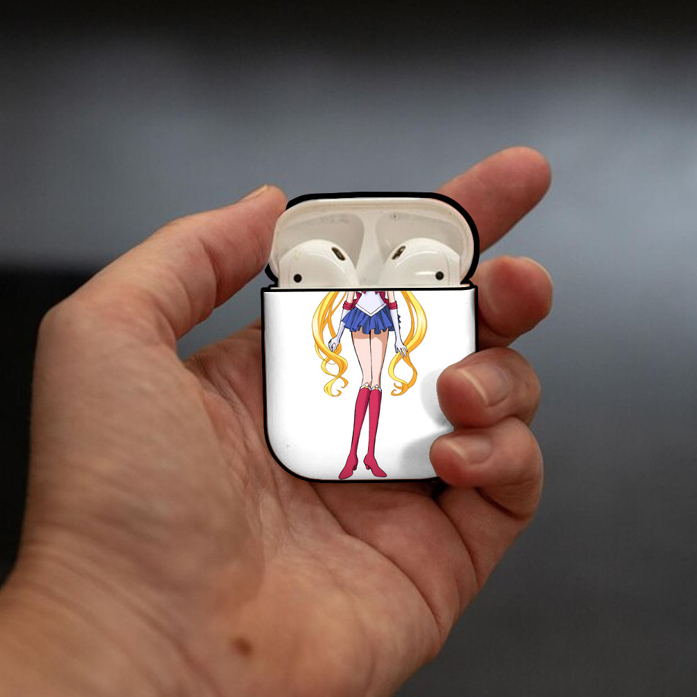 美少女戦士セーラームーン 月野 うさぎ つきの うさぎ Sailor Moon Tsukino Usagi AirPods 第2世代保護ケース ハードシェル ブラック 耐衝撃・防指紋・カラビナ付き