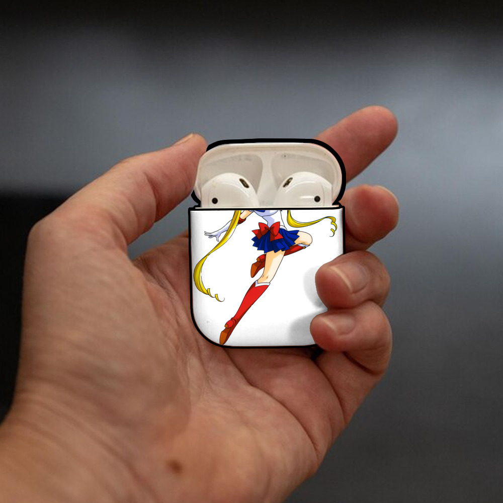 美少女戦士セーラームーン 月野 うさぎ つきの うさぎ Sailor Moon Tsukino Usagi AirPods 第2世代保護ケース ハードシェル ブラック 耐衝撃・防指紋・カラビナ付き