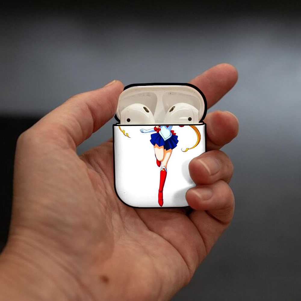 美少女戦士セーラームーン 月野 うさぎ つきの うさぎ Sailor Moon Tsukino Usagi AirPods 第2世代保護ケース ハードシェル ブラック 耐衝撃・防指紋・カラビナ付き