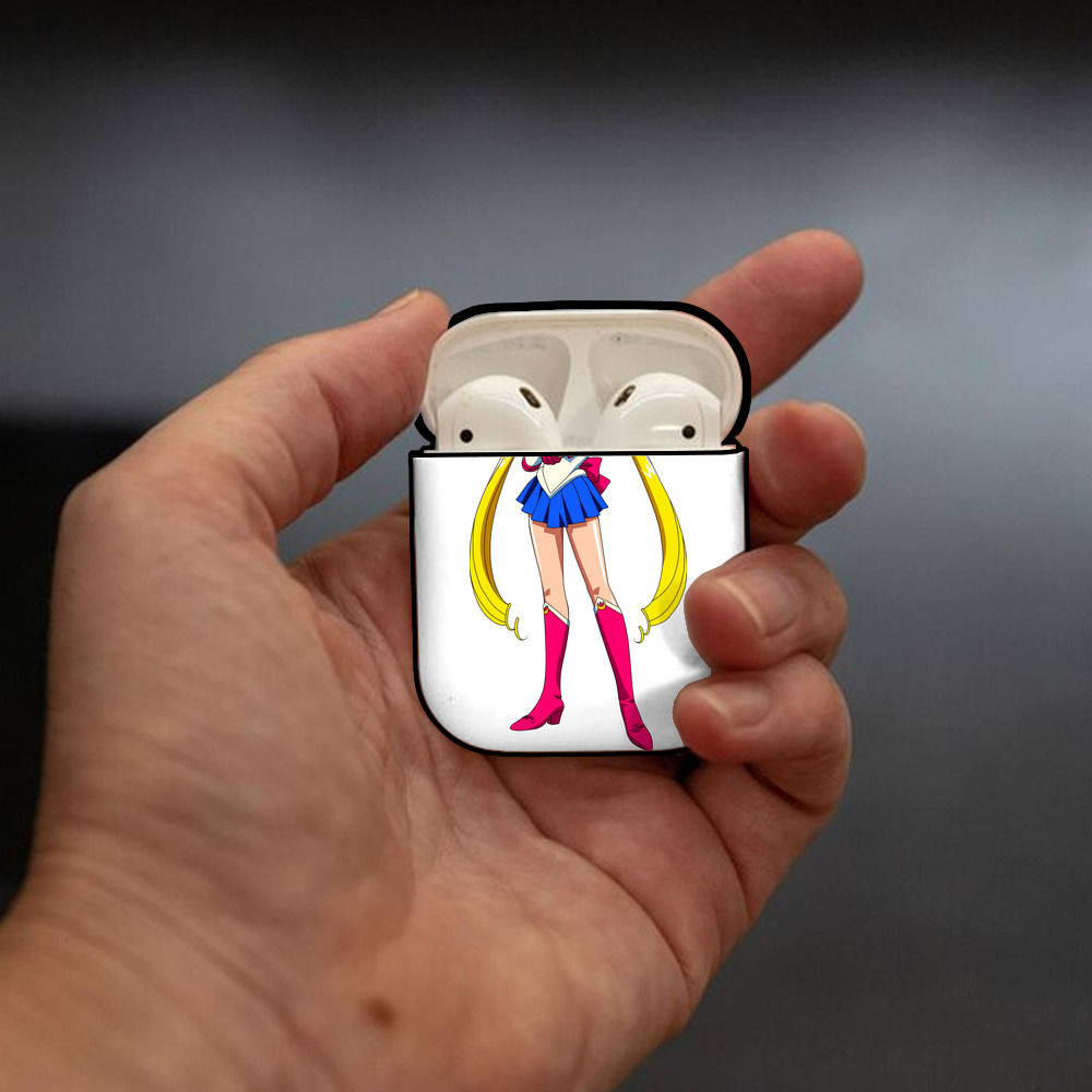 美少女戦士セーラームーン 月野 うさぎ つきの うさぎ Sailor Moon Tsukino Usagi AirPods 第2世代保護ケース ハードシェル ブラック 耐衝撃・防指紋・カラビナ付き