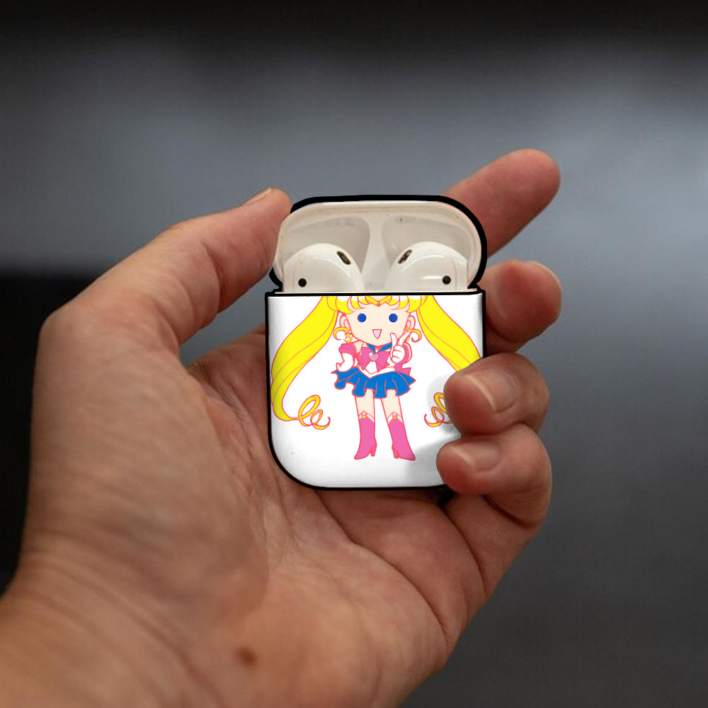 美少女戦士セーラームーン 月野 うさぎ つきの うさぎ Sailor Moon Tsukino Usagi AirPods 第2世代保護ケース ハードシェル ブラック 耐衝撃・防指紋・カラビナ付き