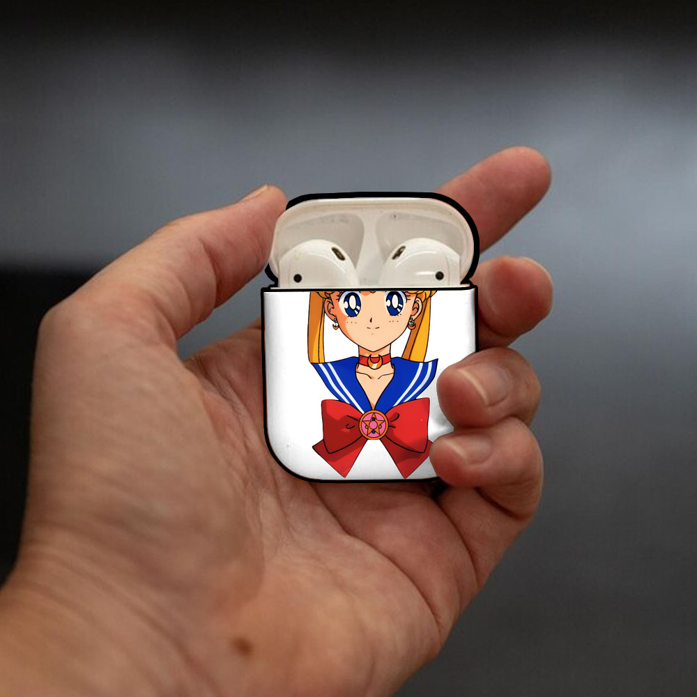 美少女戦士セーラームーン 月野 うさぎ つきの うさぎ Sailor Moon Tsukino Usagi AirPods 第2世代保護ケース ハードシェル ブラック 耐衝撃・防指紋・カラビナ付き