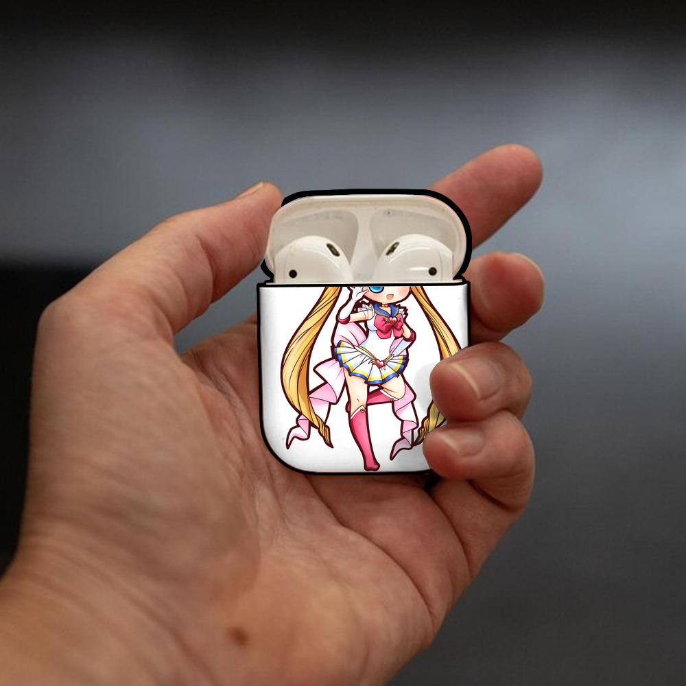 美少女戦士セーラームーン 月野 うさぎ つきの うさぎ Sailor Moon Tsukino Usagi AirPods 第2世代保護ケース ハードシェル ブラック 耐衝撃・防指紋・カラビナ付き