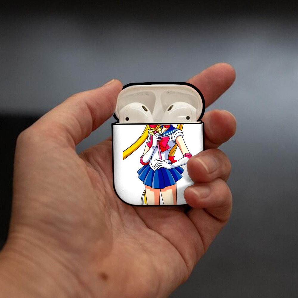 美少女戦士セーラームーン 月野 うさぎ つきの うさぎ Sailor Moon Tsukino Usagi AirPods 第2世代保護ケース ハードシェル ブラック 耐衝撃・防指紋・カラビナ付き