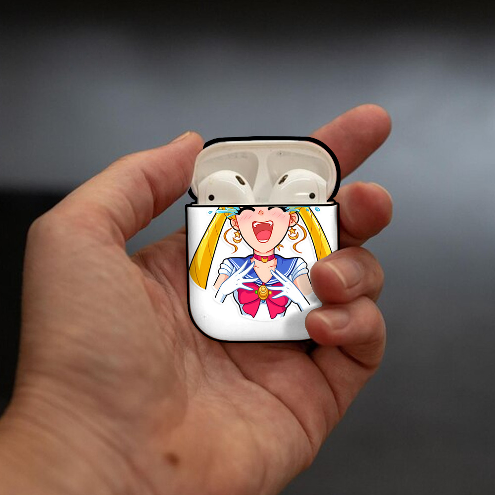 美少女戦士セーラームーン 月野 うさぎ つきの うさぎ Sailor Moon Tsukino Usagi AirPods 第2世代保護ケース ハードシェル ブラック 耐衝撃・防指紋・カラビナ付き