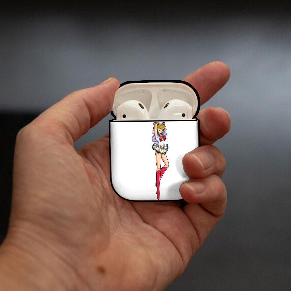 美少女戦士セーラームーン 月野 うさぎ つきの うさぎ Sailor Moon Tsukino Usagi AirPods 第2世代保護ケース ハードシェル ブラック 耐衝撃・防指紋・カラビナ付き