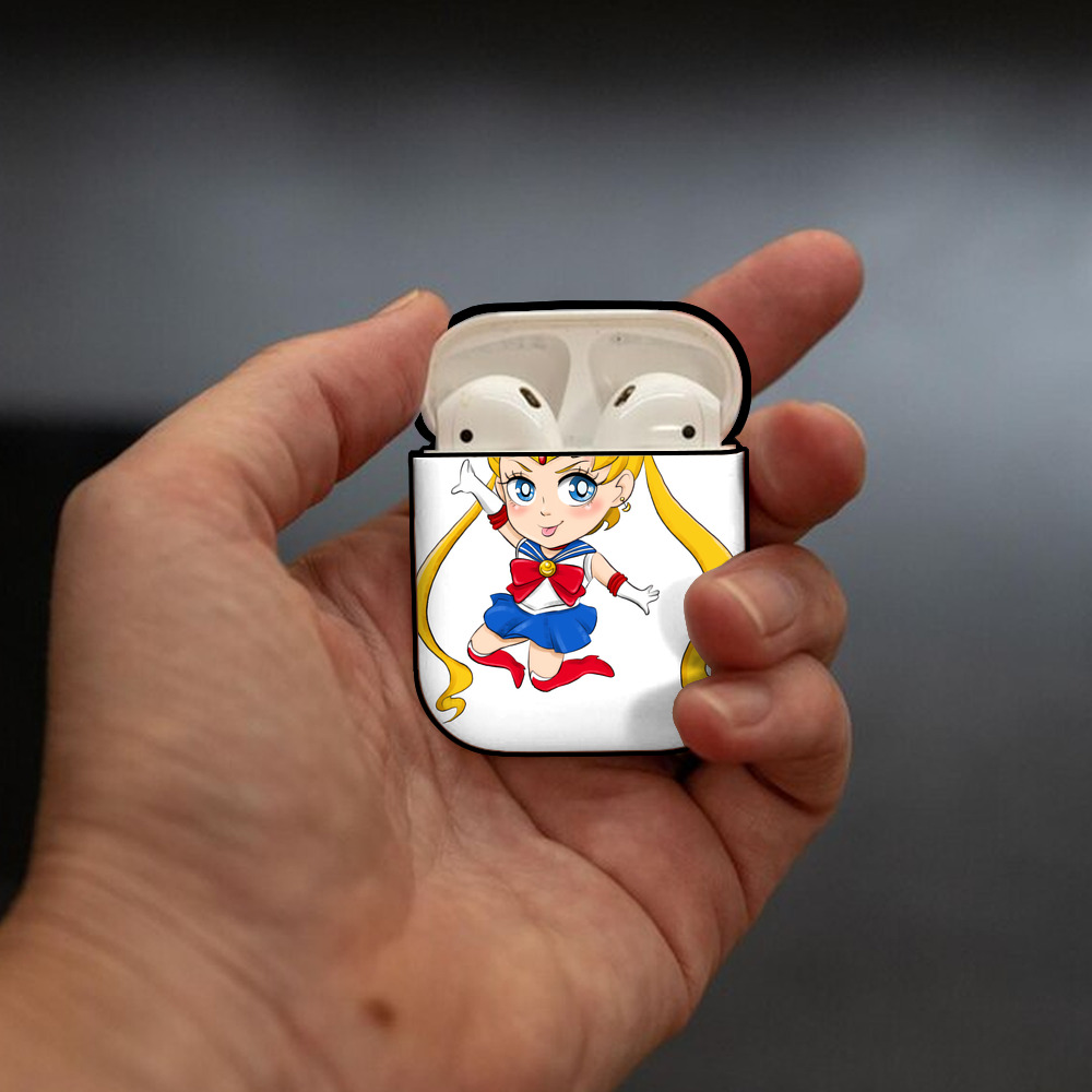 美少女戦士セーラームーン 月野 うさぎ つきの うさぎ Sailor Moon Tsukino Usagi AirPods 第2世代保護ケース ハードシェル ブラック 耐衝撃・防指紋・カラビナ付き