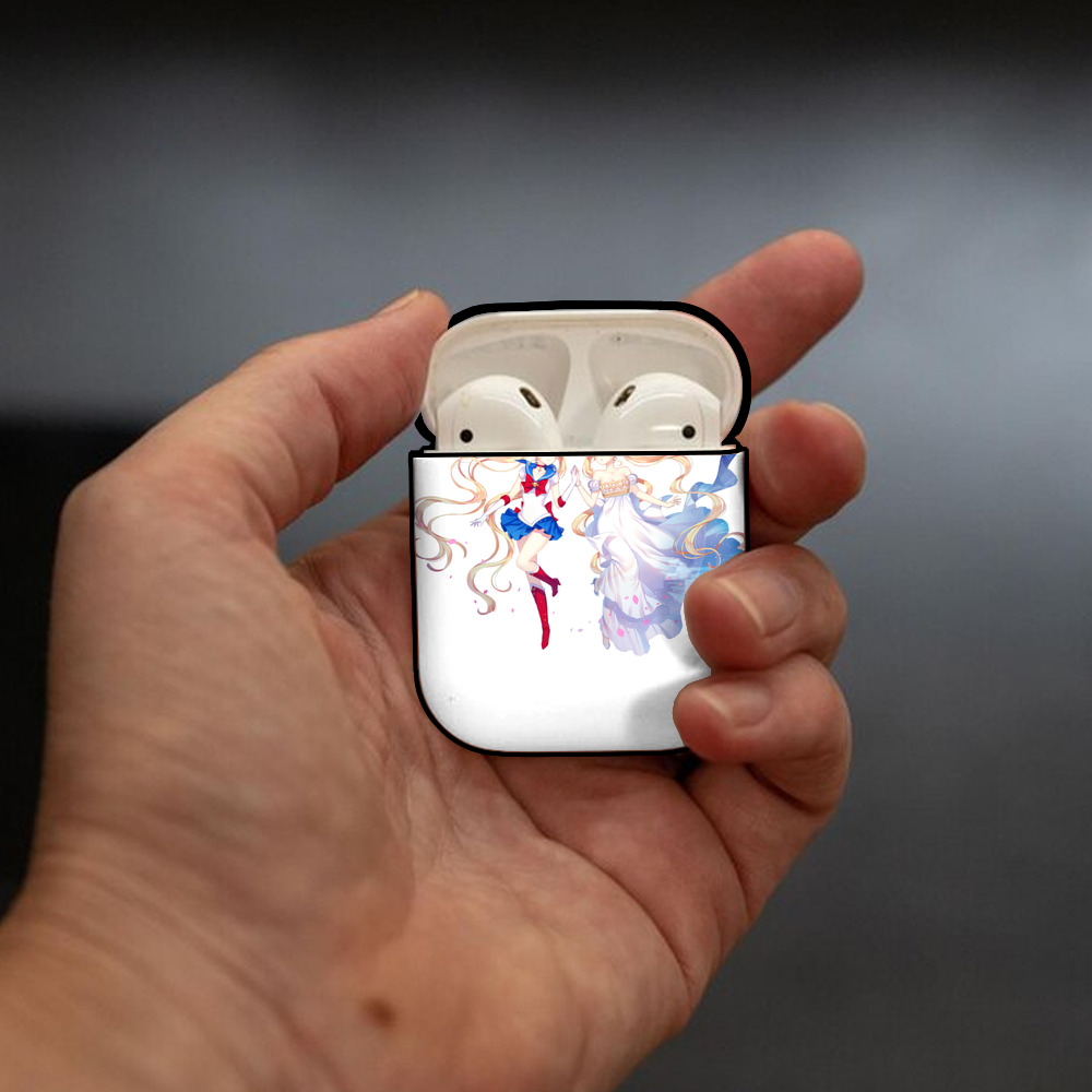 美少女戦士セーラームーン 月野 うさぎ つきの うさぎ Sailor Moon Tsukino Usagi AirPods 第2世代保護ケース ハードシェル ブラック 耐衝撃・防指紋・カラビナ付き