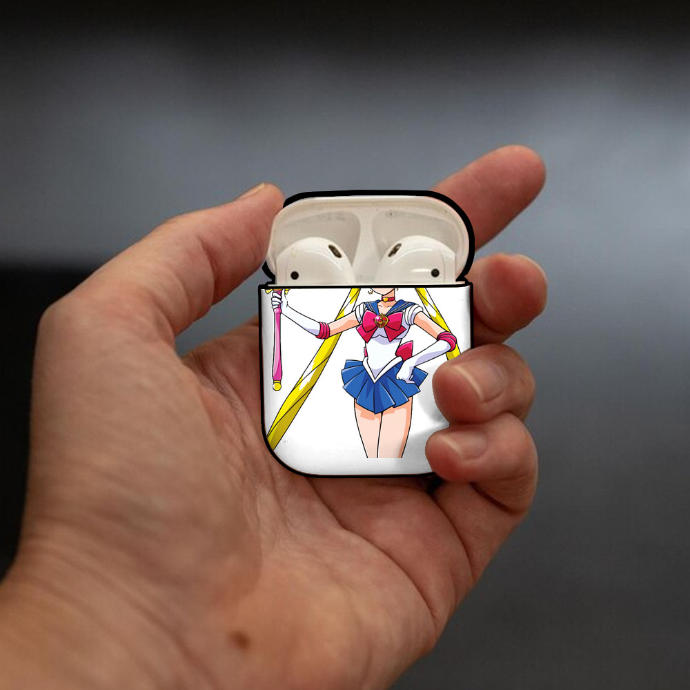 美少女戦士セーラームーン 月野 うさぎ つきの うさぎ Sailor Moon Tsukino Usagi AirPods 第2世代保護ケース ハードシェル ブラック 耐衝撃・防指紋・カラビナ付き