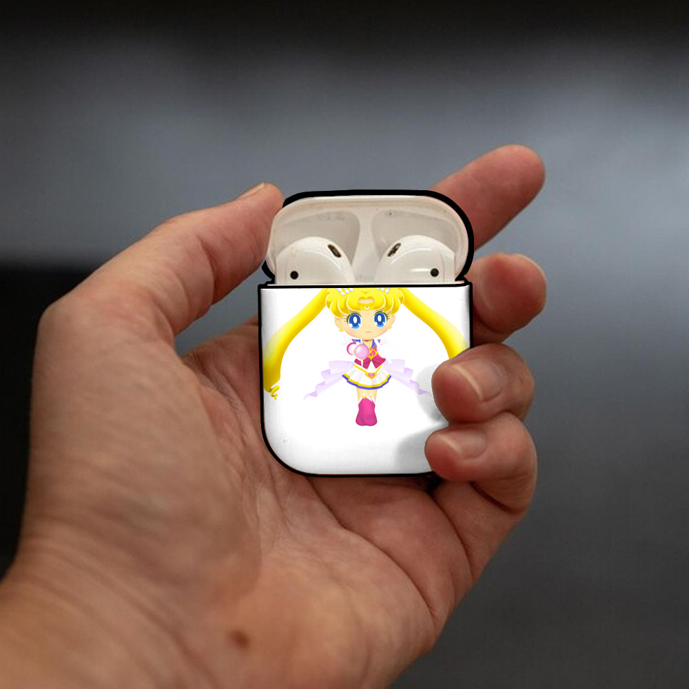 美少女戦士セーラームーン 月野 うさぎ つきの うさぎ Sailor Moon Tsukino Usagi AirPods 第2世代保護ケース ハードシェル ブラック 耐衝撃・防指紋・カラビナ付き