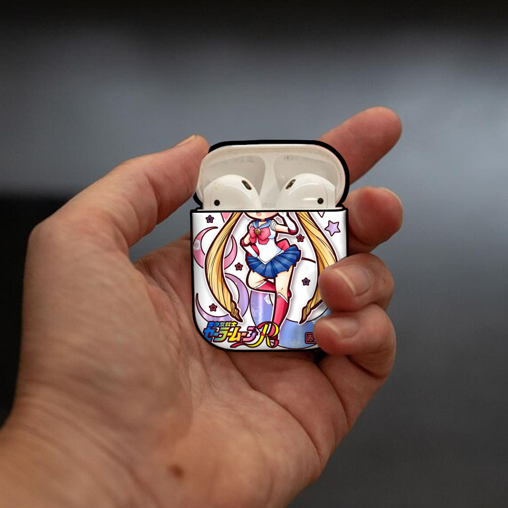 美少女戦士セーラームーン 月野 うさぎ つきの うさぎ Sailor Moon Tsukino Usagi AirPods 第2世代保護ケース ハードシェル ブラック 耐衝撃・防指紋・カラビナ付き