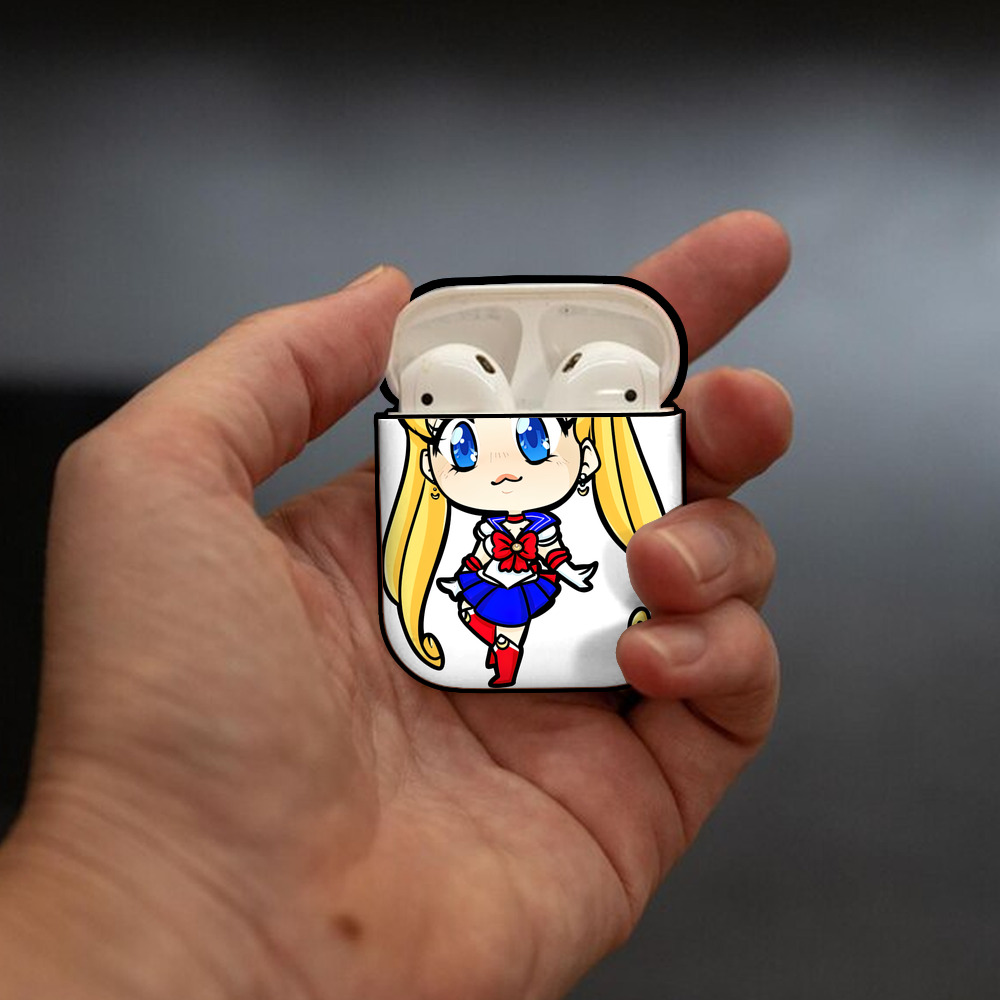 美少女戦士セーラームーン 月野 うさぎ つきの うさぎ Sailor Moon Tsukino Usagi AirPods 第2世代保護ケース ハードシェル ブラック 耐衝撃・防指紋・カラビナ付き