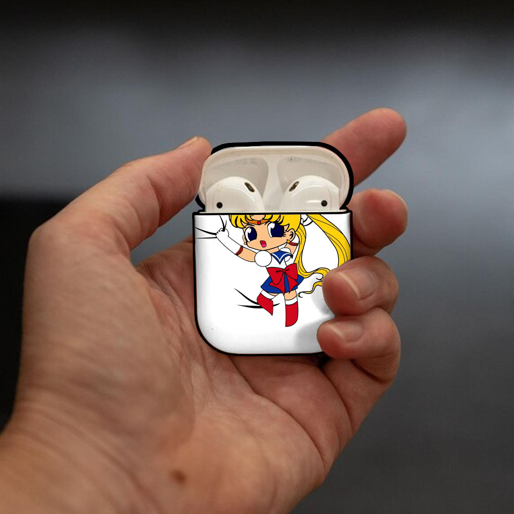 美少女戦士セーラームーン 月野 うさぎ つきの うさぎ Sailor Moon Tsukino Usagi AirPods 第2世代保護ケース ハードシェル ブラック 耐衝撃・防指紋・カラビナ付き