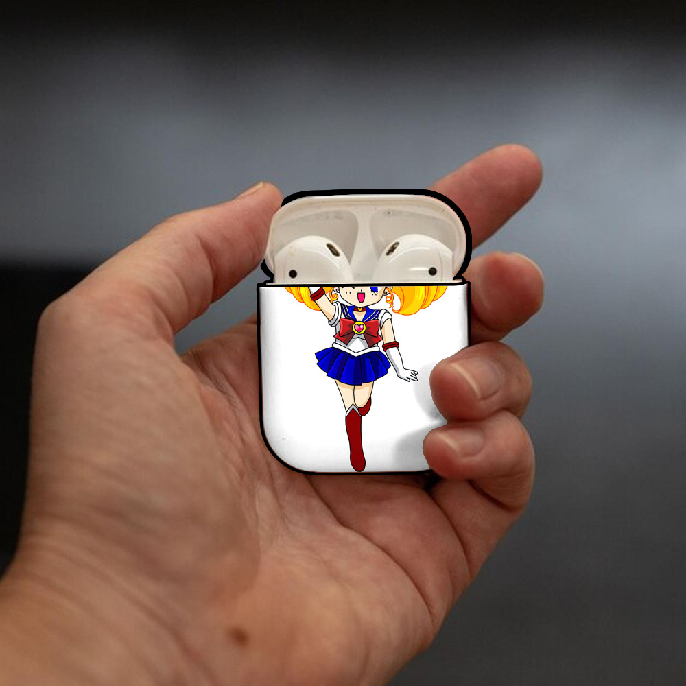 美少女戦士セーラームーン 月野 うさぎ つきの うさぎ Sailor Moon Tsukino Usagi AirPods 第2世代保護ケース ハードシェル ブラック 耐衝撃・防指紋・カラビナ付き