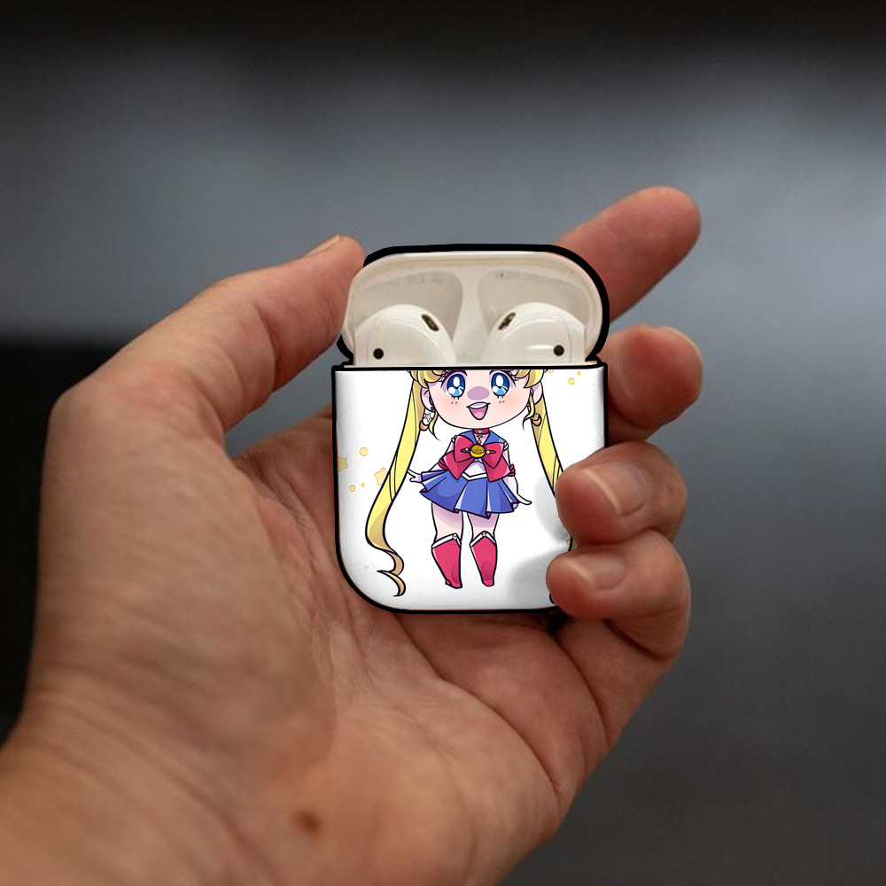 美少女戦士セーラームーン 月野 うさぎ つきの うさぎ Sailor Moon Tsukino Usagi AirPods 第2世代保護ケース ハードシェル ブラック 耐衝撃・防指紋・カラビナ付き