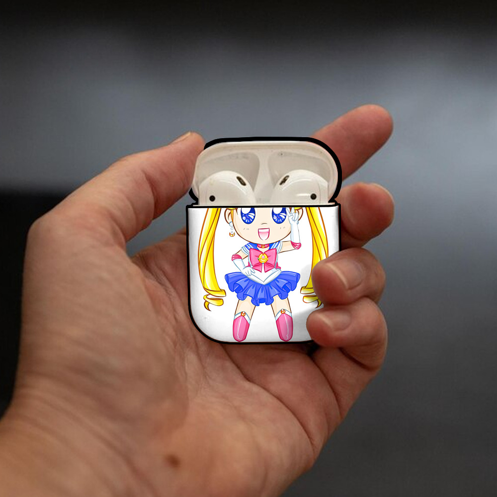 美少女戦士セーラームーン 月野 うさぎ つきの うさぎ Sailor Moon Tsukino Usagi AirPods 第2世代保護ケース ハードシェル ブラック 耐衝撃・防指紋・カラビナ付き