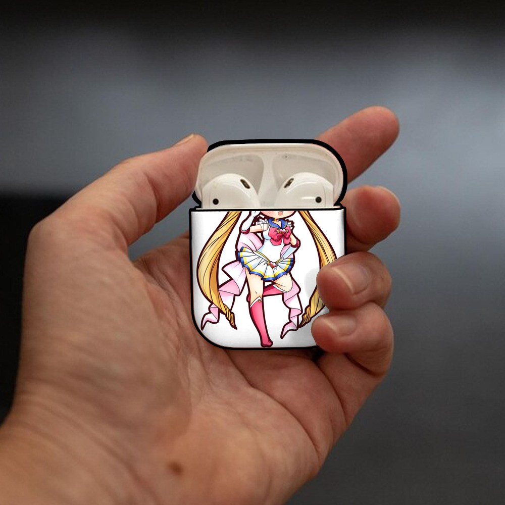 美少女戦士セーラームーン 月野 うさぎ つきの うさぎ Sailor Moon Tsukino Usagi AirPods 第2世代保護ケース ハードシェル ブラック 耐衝撃・防指紋・カラビナ付き