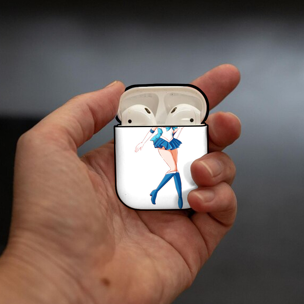 美少女戦士セーラームーン 水野 亜美 みずの あみ Sailor Moon Mizuno Ami AirPods 第2世代保護ケース ハードシェル ブラック 耐衝撃・防指紋・カラビナ付き