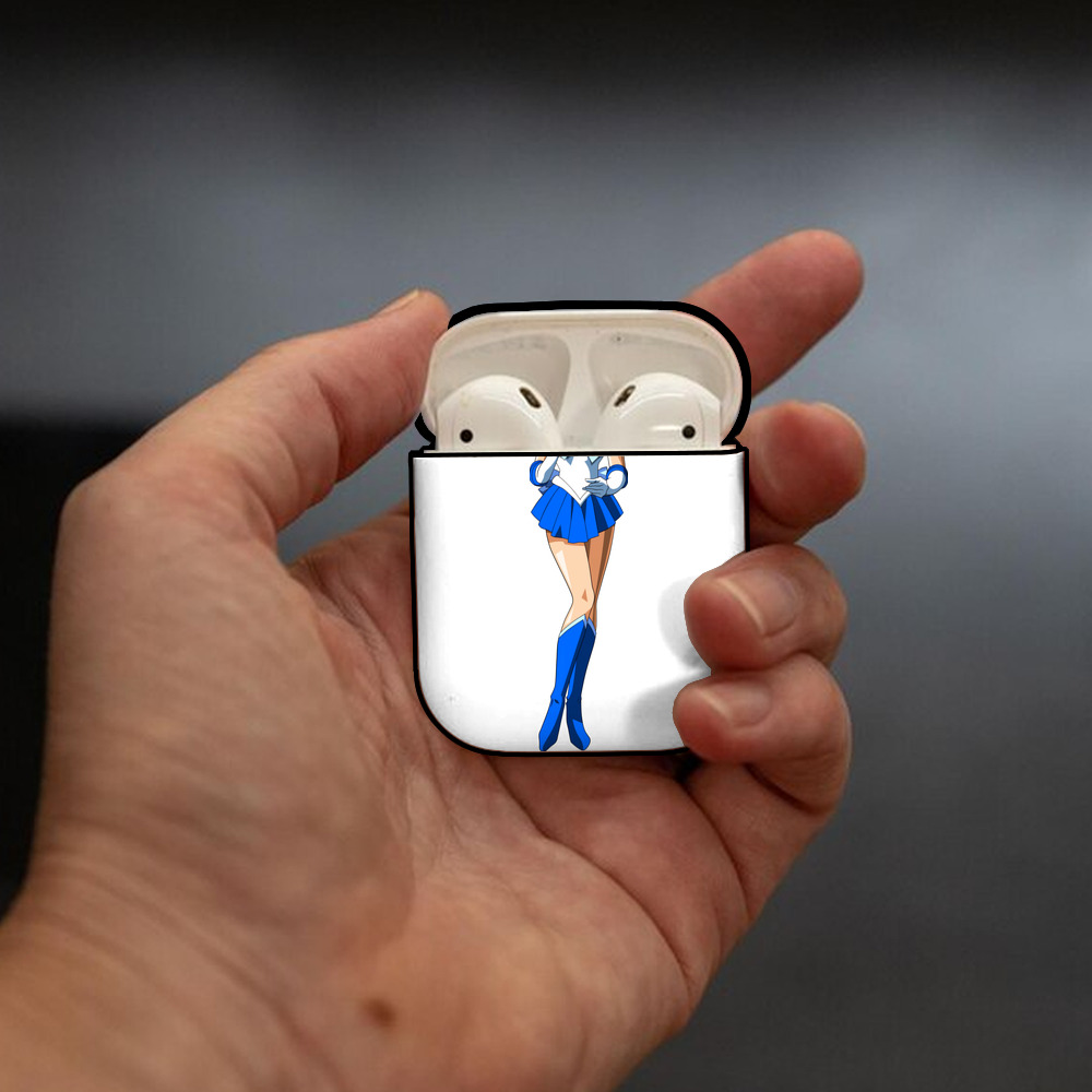 美少女戦士セーラームーン 水野 亜美 みずの あみ Sailor Moon Mizuno Ami AirPods 第2世代保護ケース ハードシェル ブラック 耐衝撃・防指紋・カラビナ付き